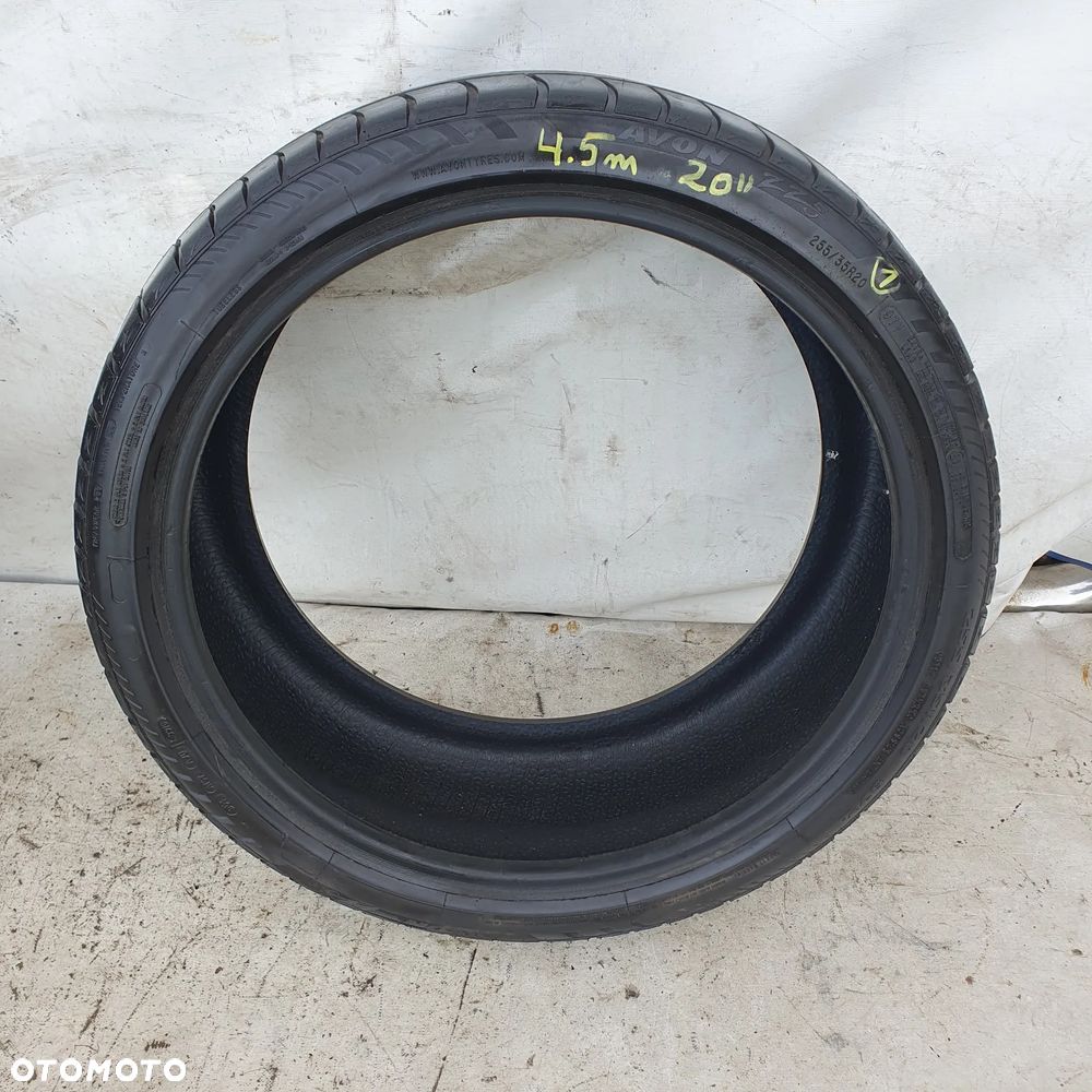 Opona AVON 255/35 R20 - 2