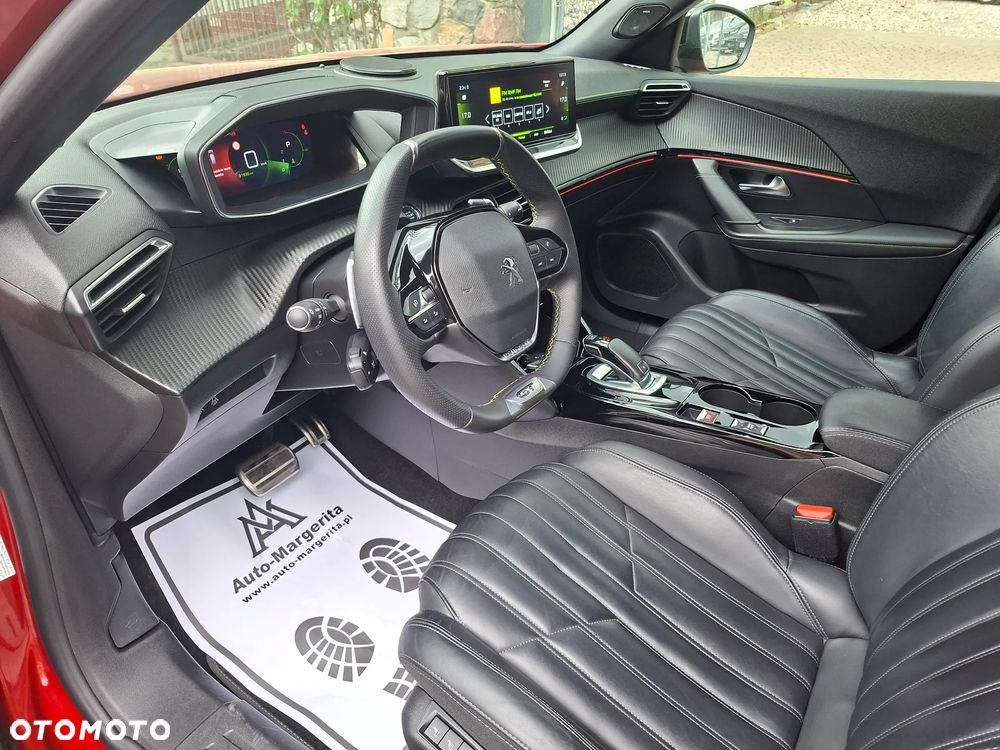 Peugeot 2008 PureTech 130 EAT8 GT - 13