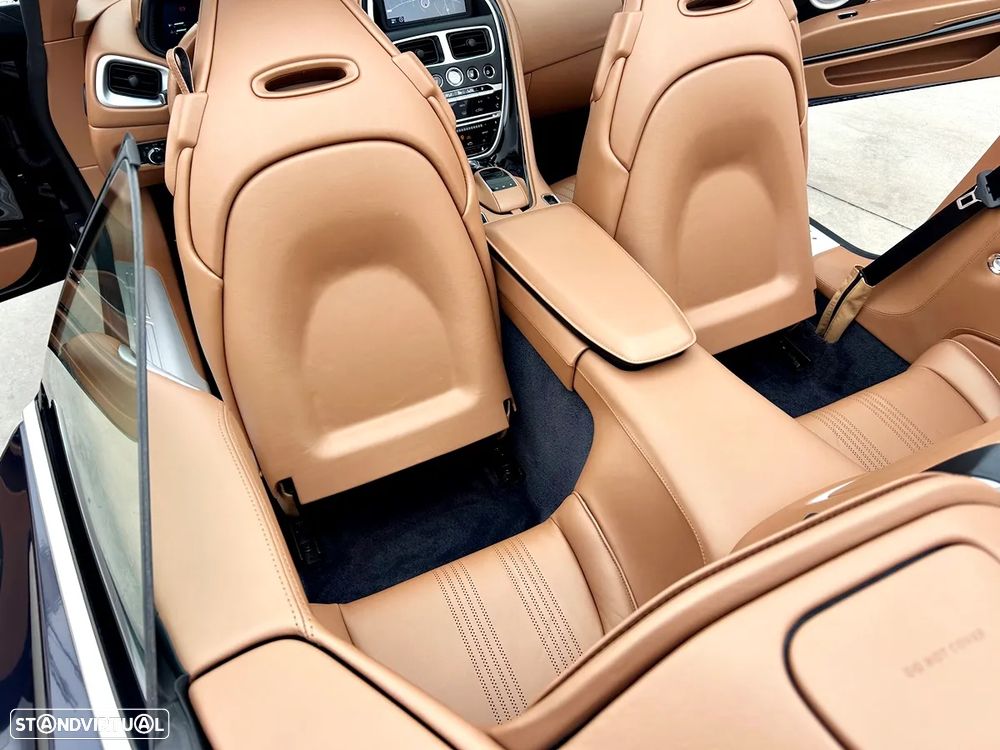 Aston Martin DB11 Coupé V8 Auto - 32
