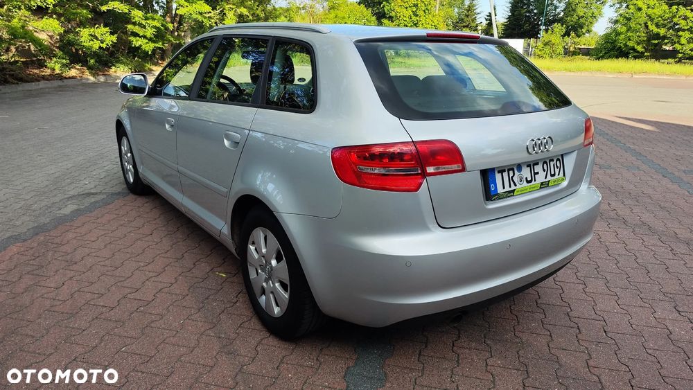 Audi A3 Sportback 1.6 TDI DPF Attraction - 6