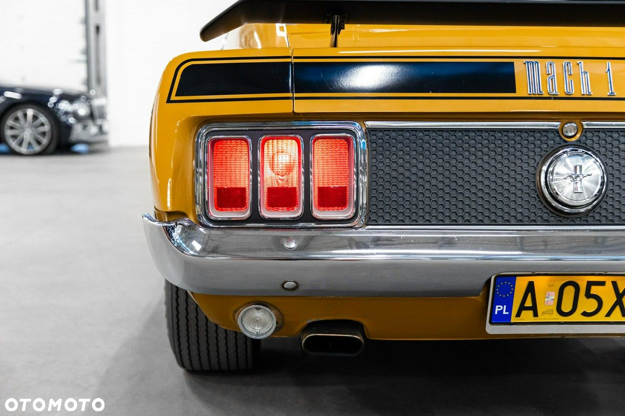Ford Mustang - 16