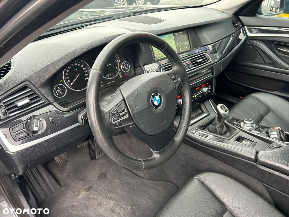 BMW Seria 5 518d Touring Luxury Line - 35