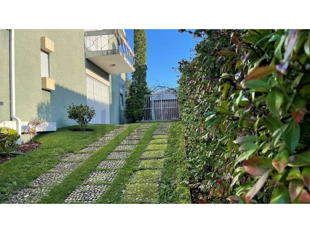 Vende-se Moradia Braga - Centro da Cidade - Grande imagem: 2/18