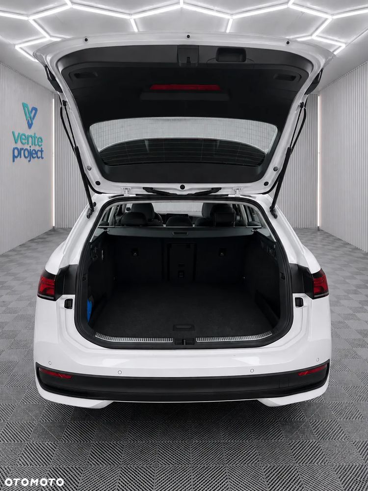 Volkswagen Passat - 4