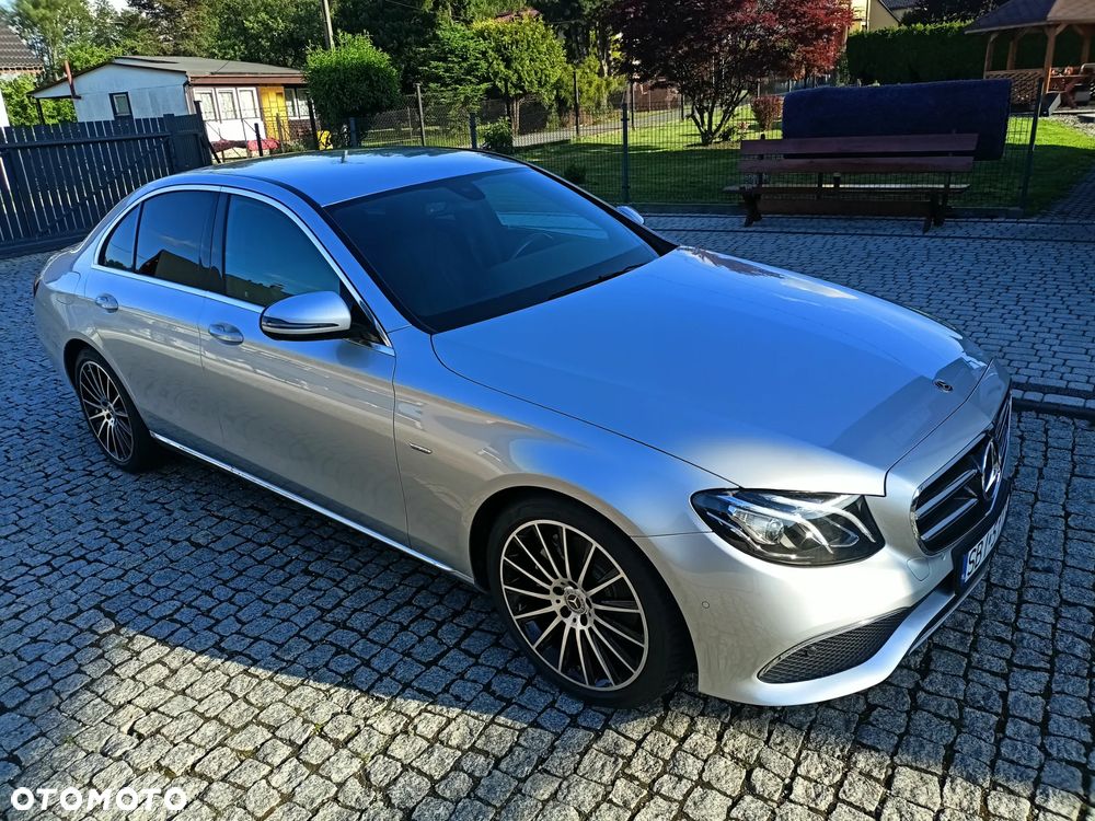 Mercedes-Benz Klasa E 220 d 9G-TRONIC - 21