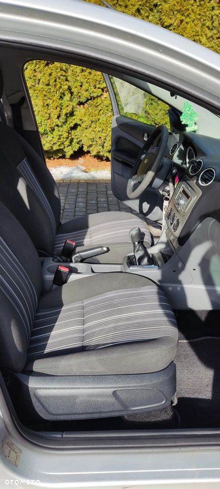 Ford Focus 1.8 TDCi Ambiente - 12