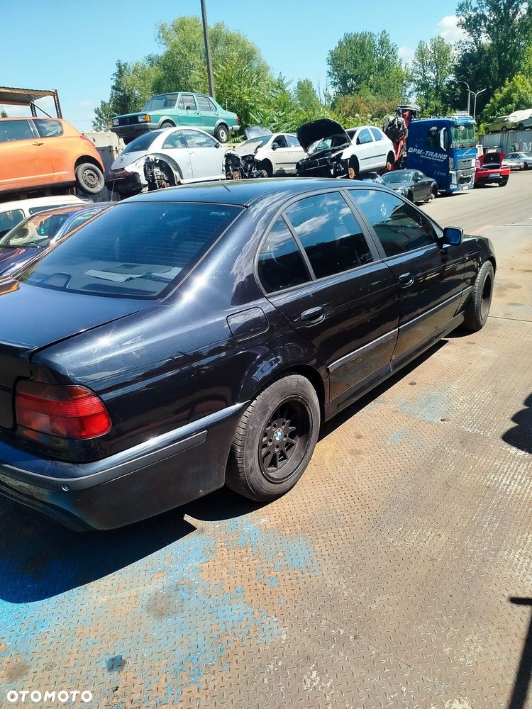 BMW E 39 na części. - 8