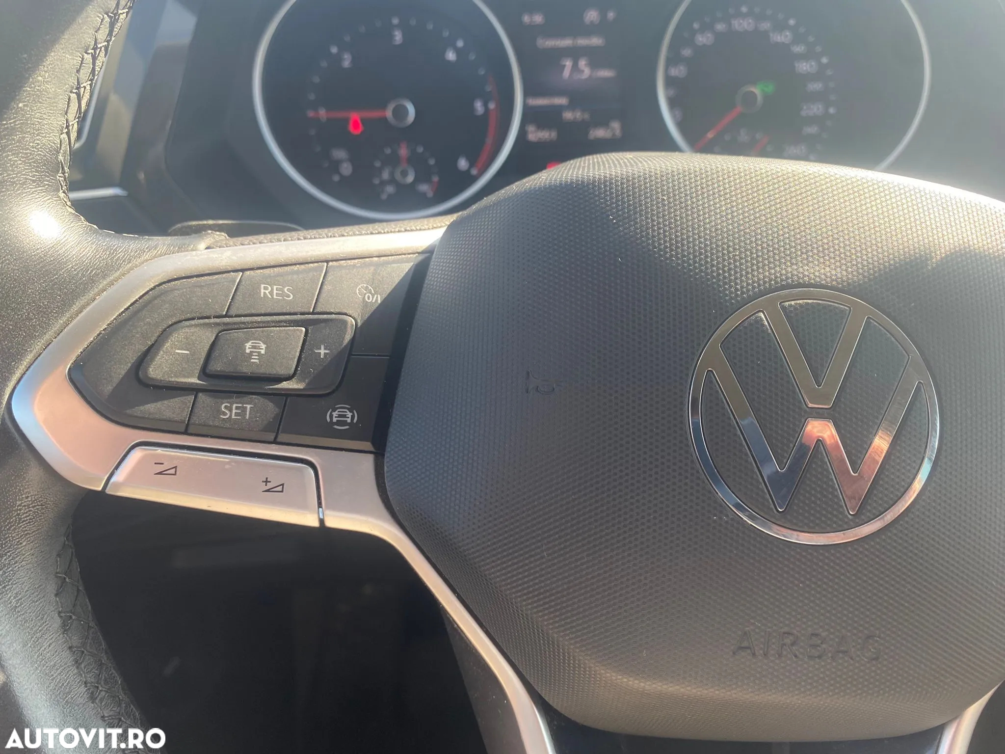 Volkswagen Tiguan 2.0 TDI SCR DSG 4Motion Life - 17