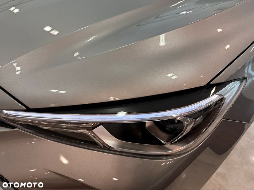 MG ZS Hybrid+ - 4