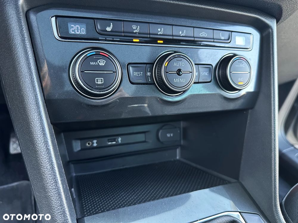 Volkswagen Tiguan - 26