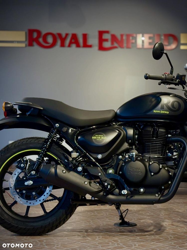 Royal Enfield HNTR - 12