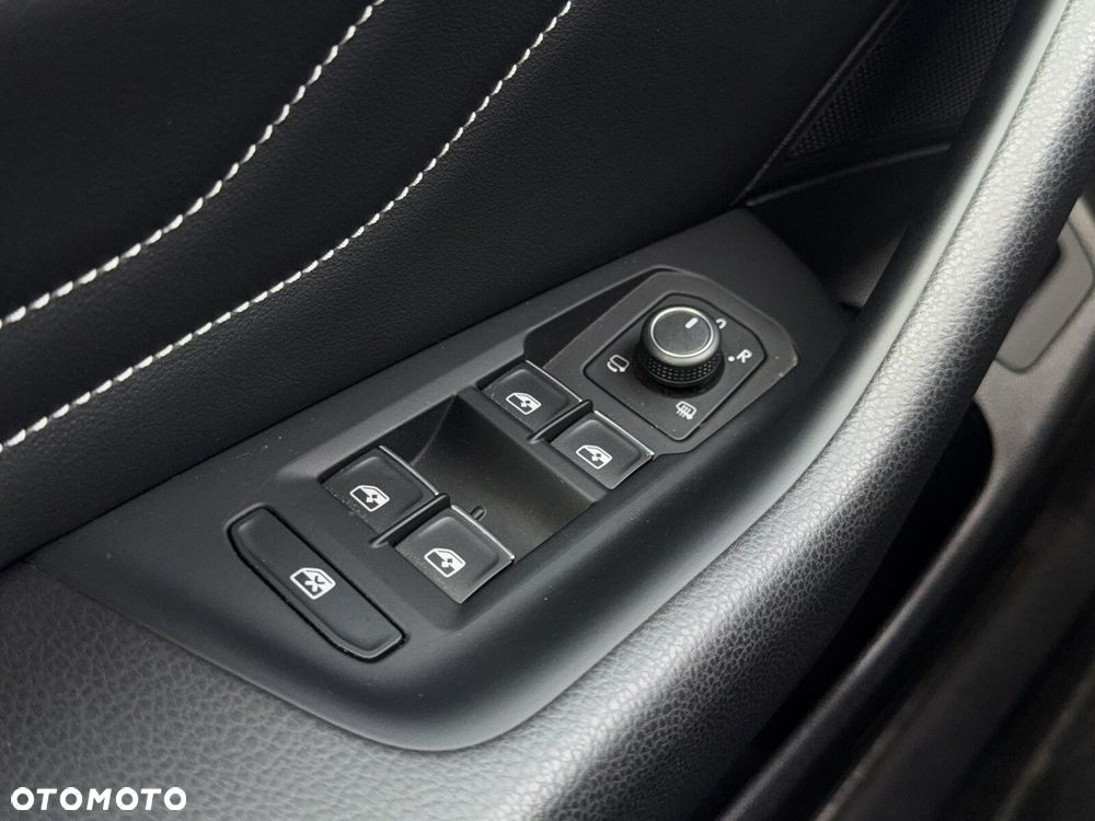 Volkswagen Passat 2.0 TSI Elegance DSG - 30