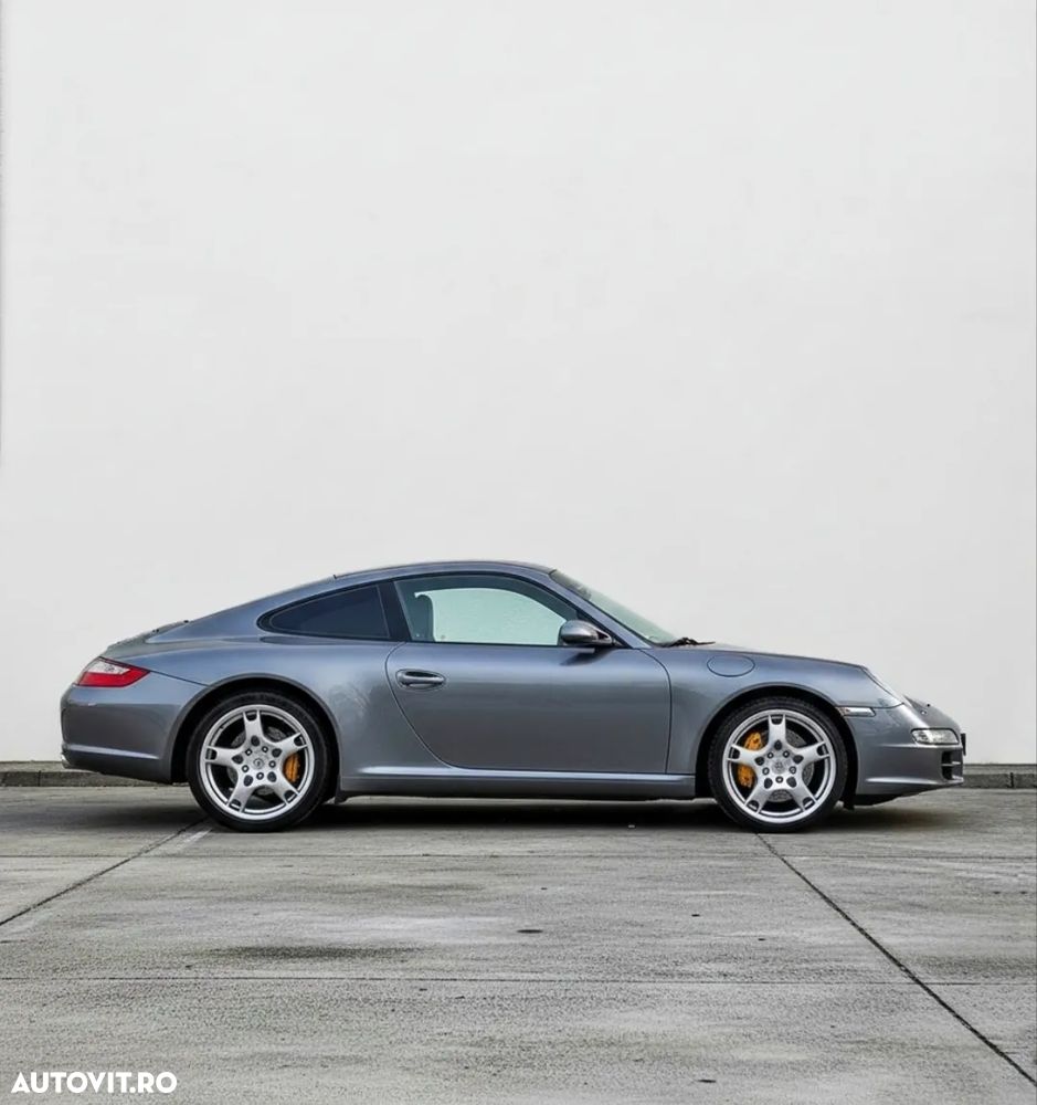 Porsche 911 Carrera - 10
