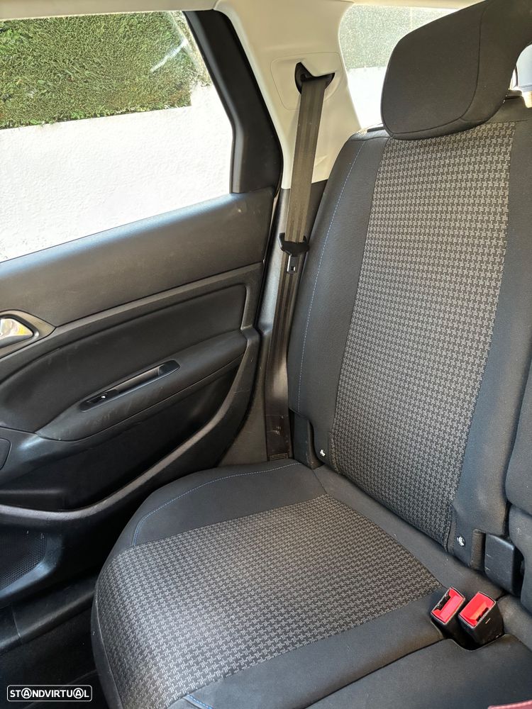 Peugeot 308 SW - 17