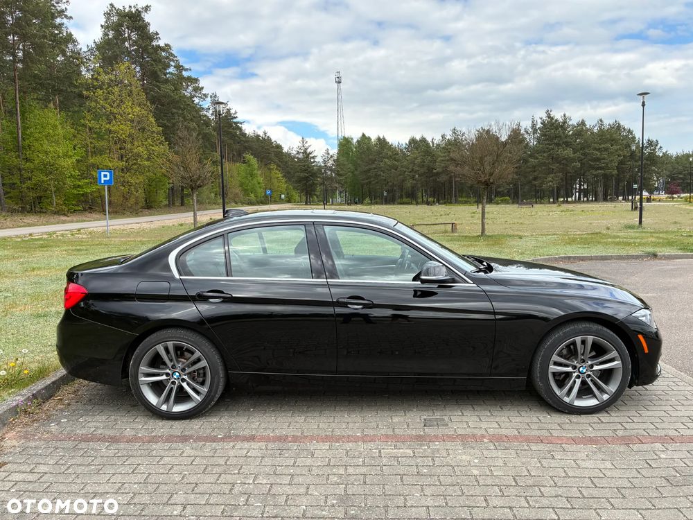 BMW Seria 3 330i Sport Line - 4
