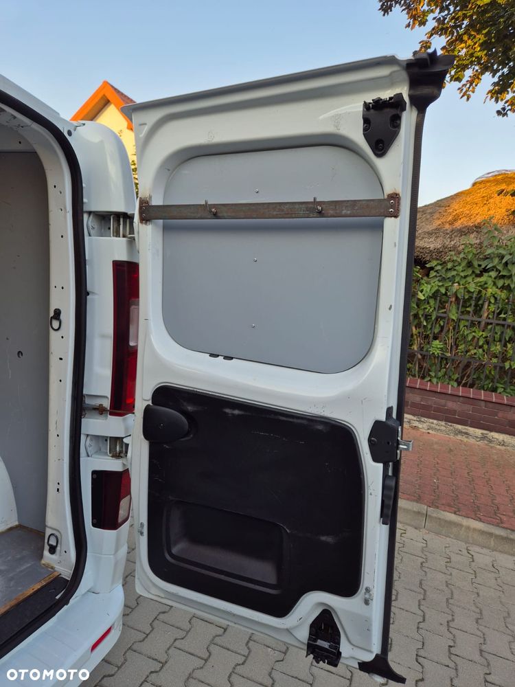 Renault Trafic 2019r Long 2xDrzwi Navi Super Stan - 32