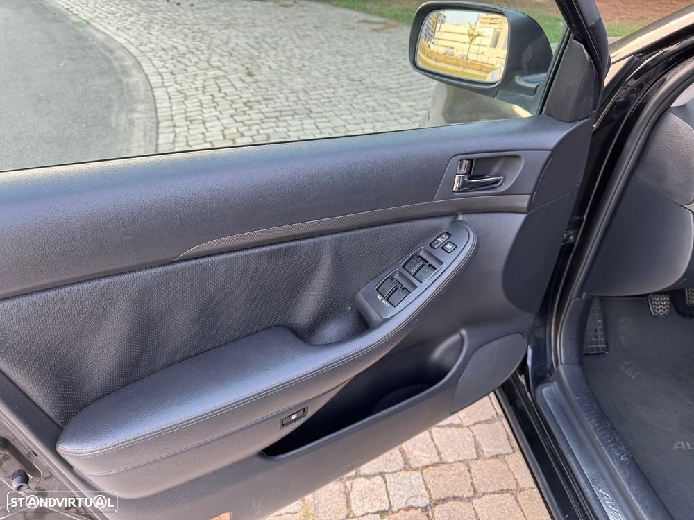 Toyota Avensis SW 2.2 D-CAT Sol+GPS - 22