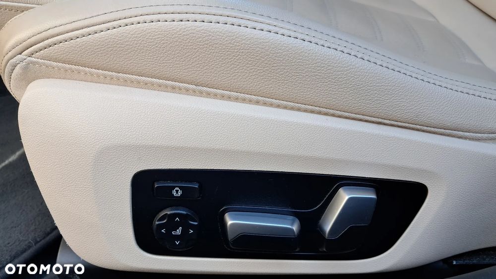 BMW Seria 3 330i M Sport - 19