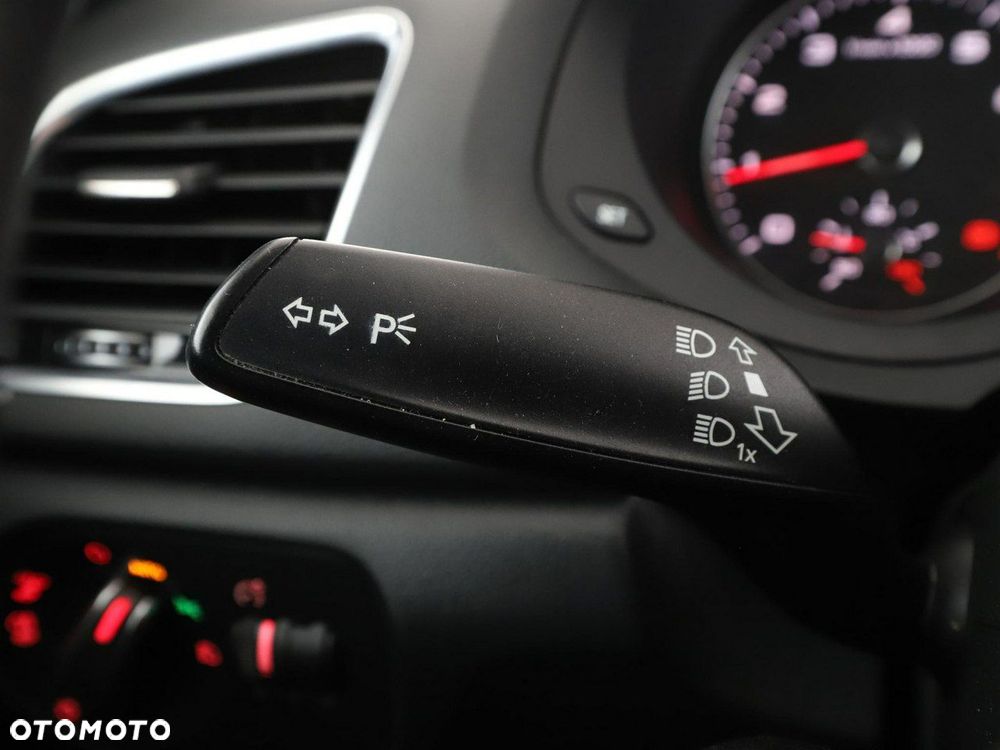 Audi Q3 1.4 TFSI Sport S tronic - 33