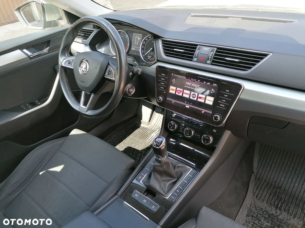 Skoda Superb 2.0 TDI Ambition - 22