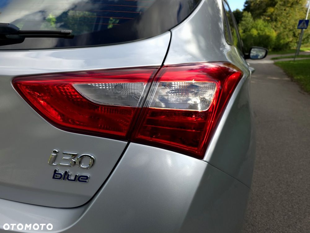 Hyundai i30 blue 1.6 CRDi Style - 30