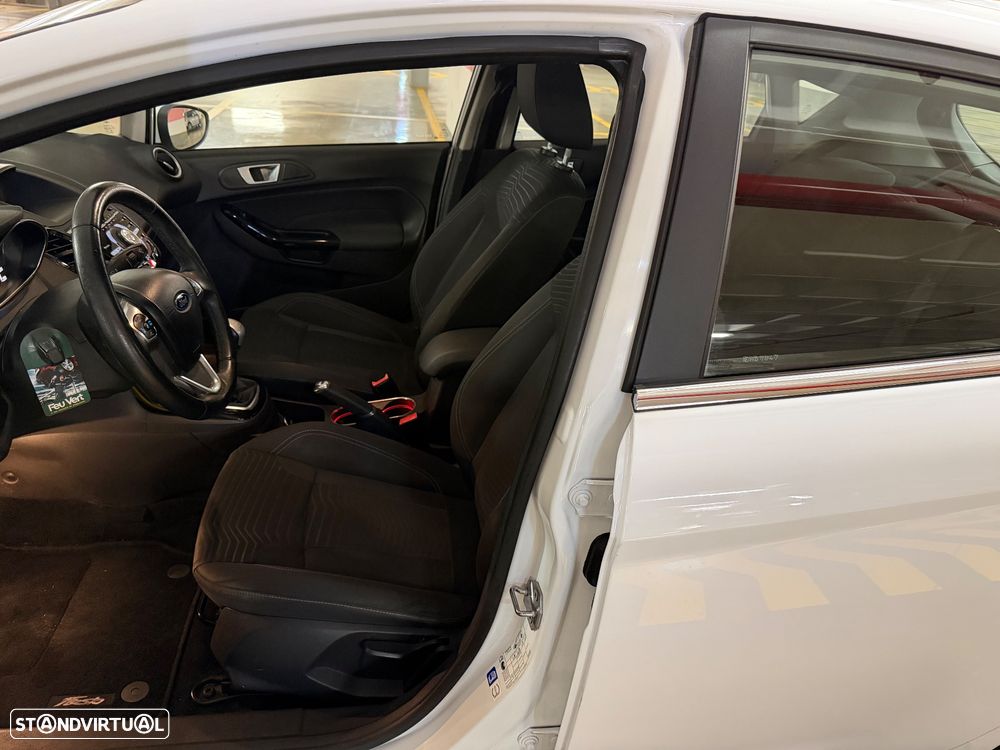 Ford Fiesta 1.0 EcoBoost S&S TITANIUM - 8