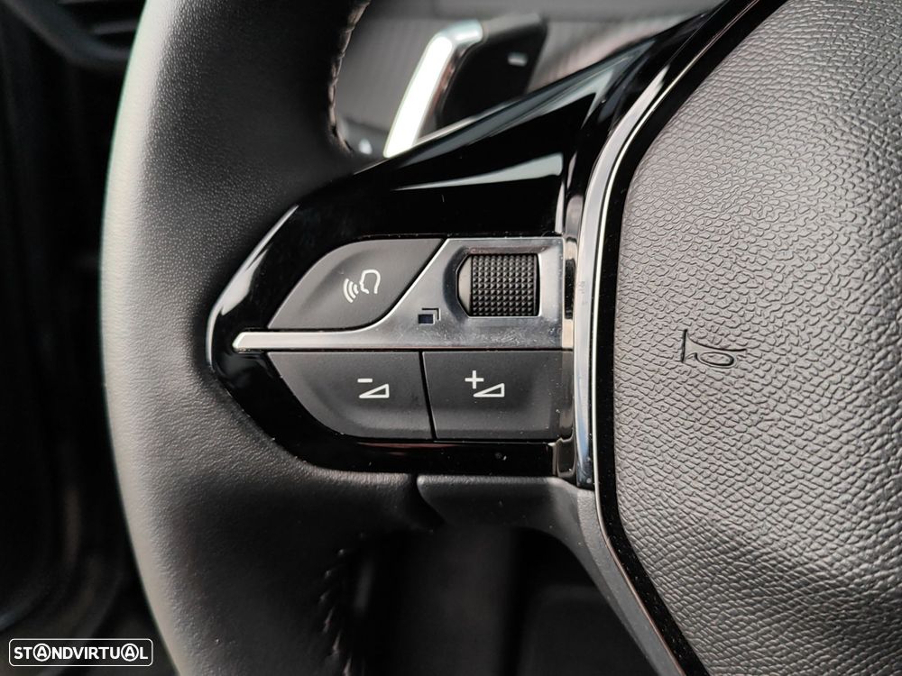 Peugeot 2008 1.2 Hybrid Allure e-DCS6 - 22