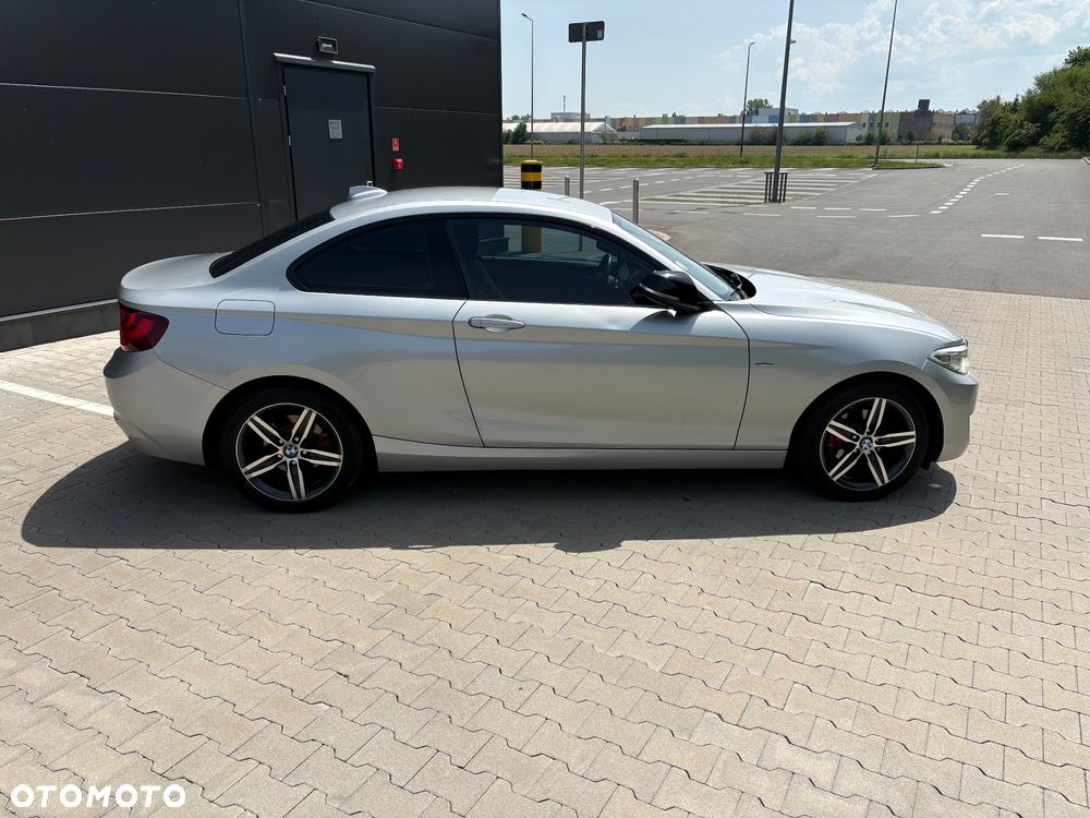 BMW Seria 2 218d Sport Line - 9