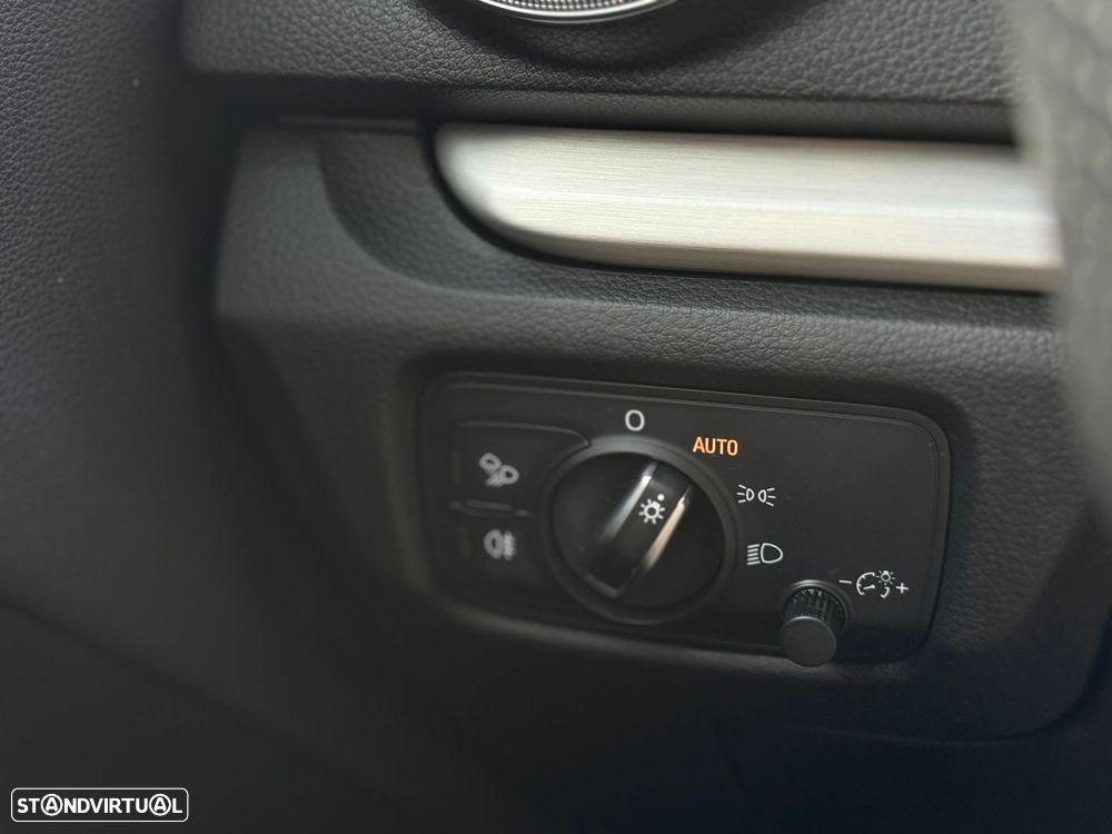 Audi A3 Limousine 1.6 TDI S-line - 20