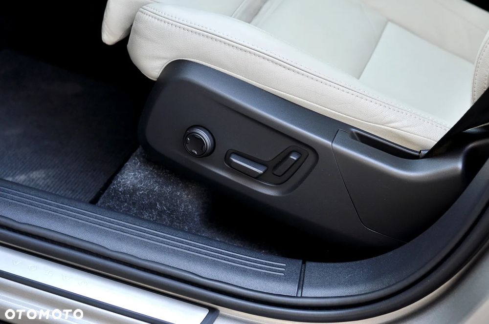 Volvo XC 40 T3 Inscription - 16