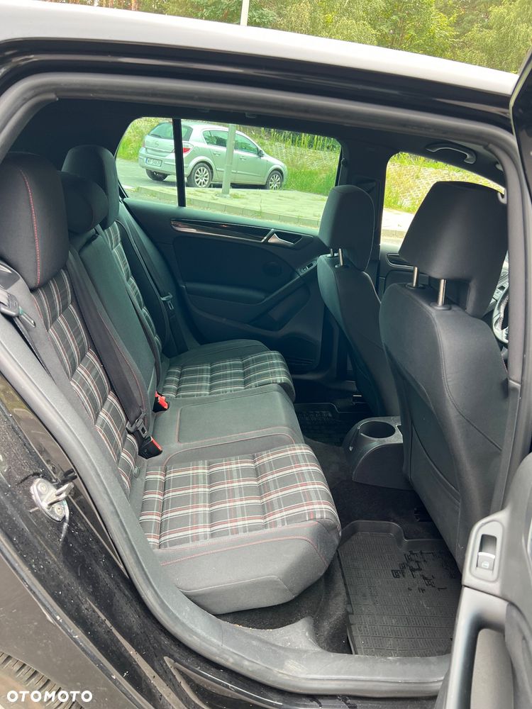 Volkswagen Golf - 13