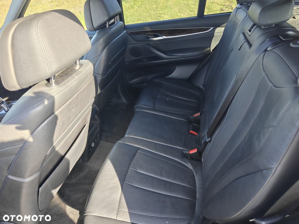 BMW X5 xDrive50i Sport-Aut - 9