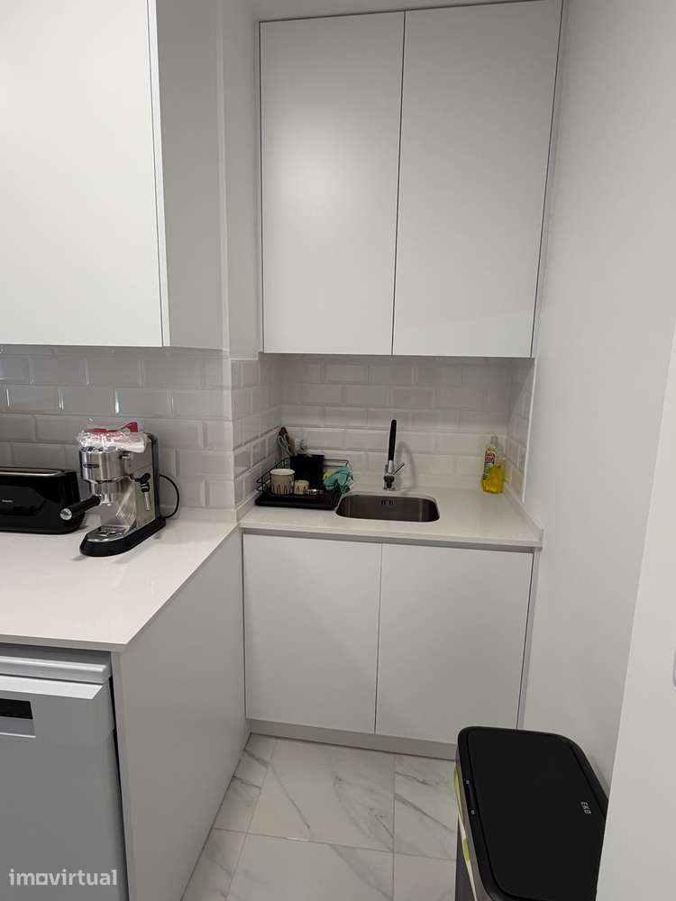Apartamento T3 Renovado - Grande imagem: 2/18