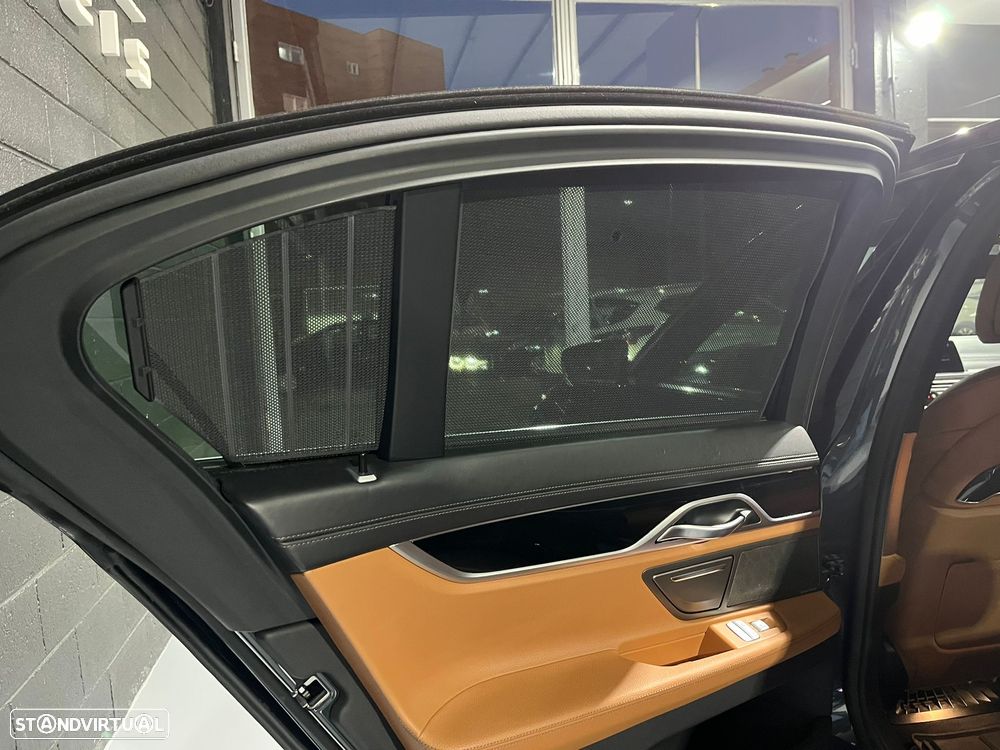 BMW 750 d xDrive Pack M Auto - 43