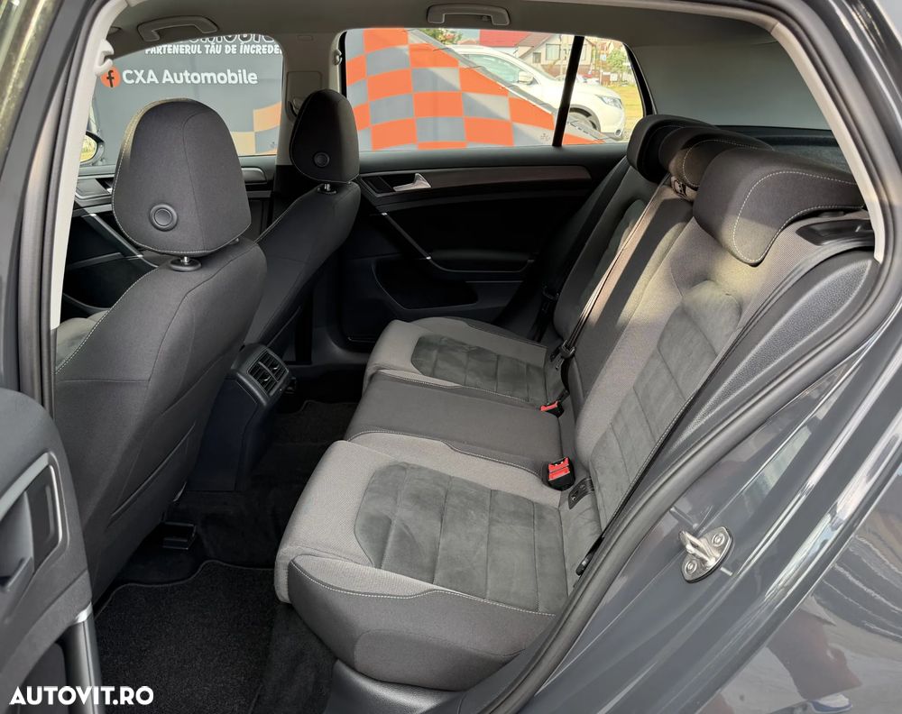 Volkswagen Golf 1.6 TDI DSG Highline - 9