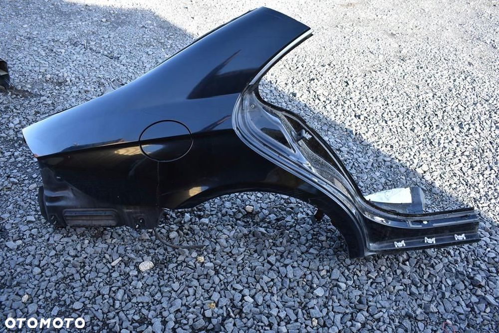 MERCEDES W219 CLS BŁOTNIK TYLNY PRAWY ĆWIARTKA - 1