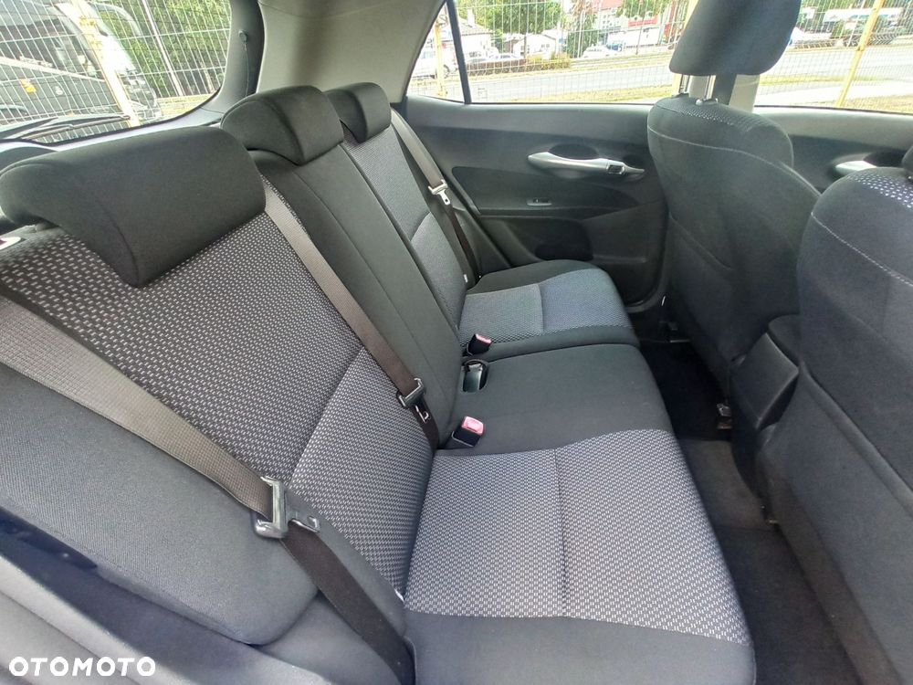 Toyota Auris - 10