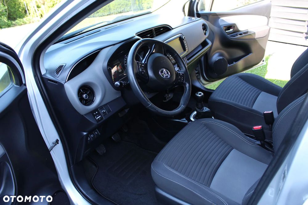 Toyota Yaris 1.0 VVT-i Comfort mit Design-Paket - 16