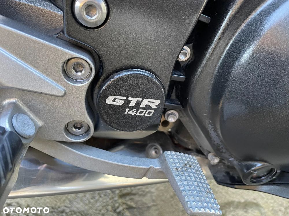Kawasaki GTR - 16