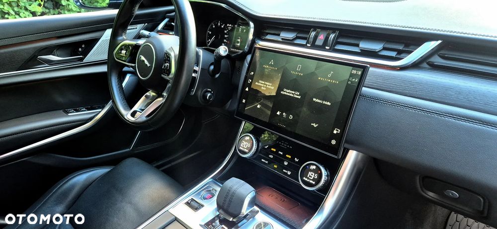 Jaguar XF 2.0 P250 SE - 4