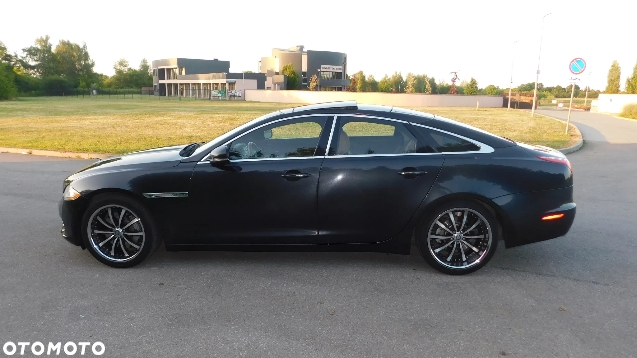 Jaguar XJ 5.0 V8 LWB Premium Luxury - 13