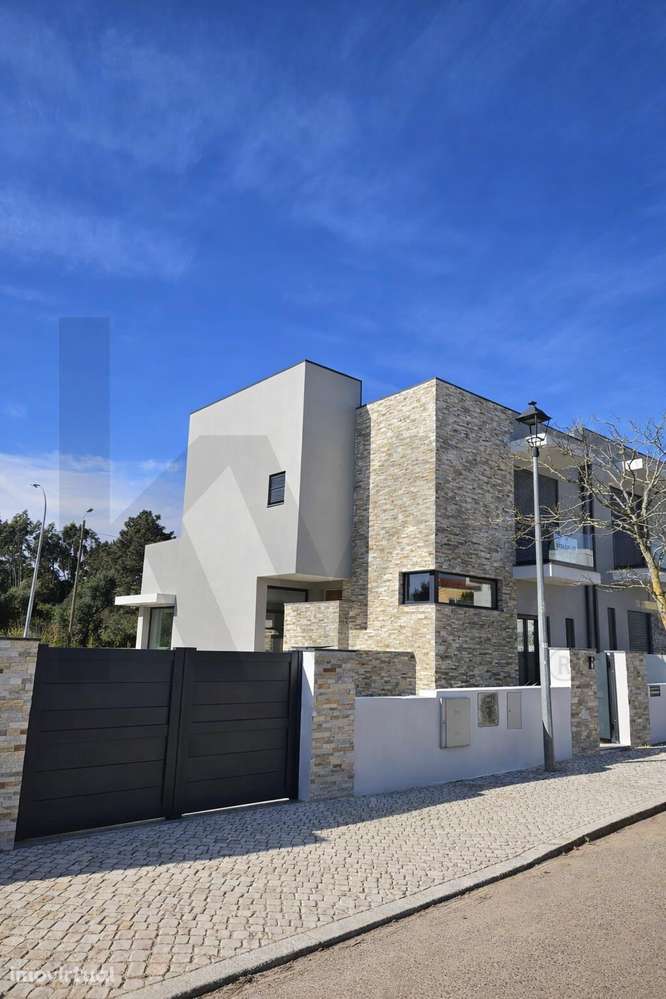 Moradia Geminada em construção com piscina em Albarraque Sintra - Grande imagem: 3/24