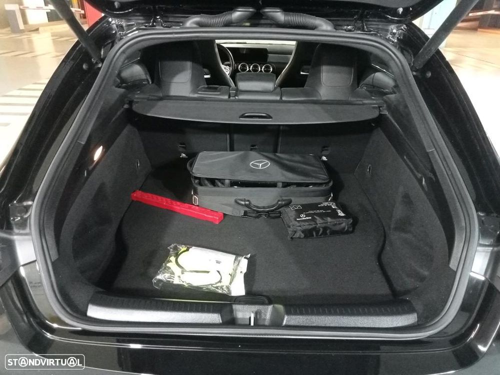 Mercedes-Benz CLA 250 e Shooting Brake AMG Line - 11