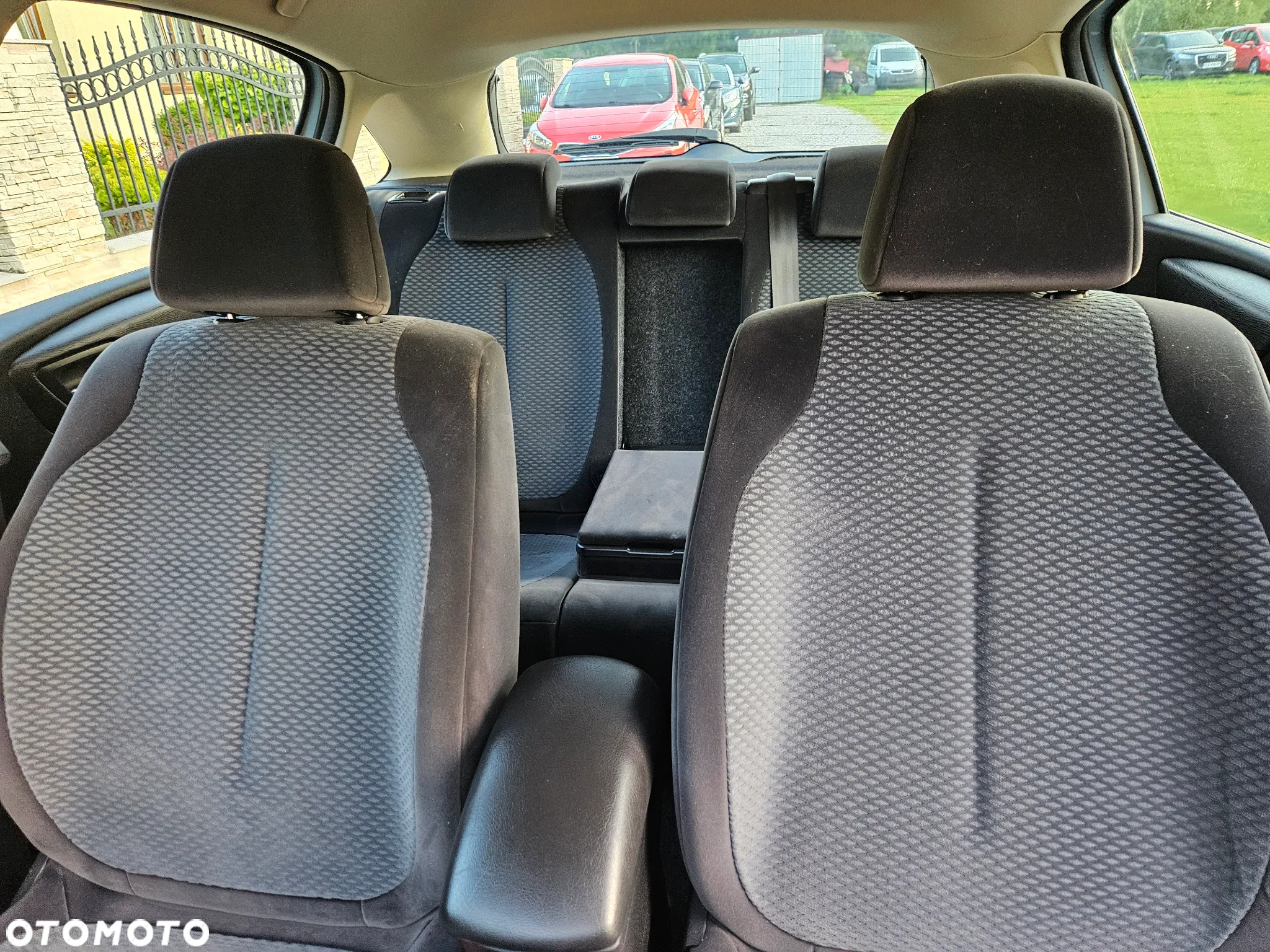 Citroën C4 1.6 16V Confort - 24