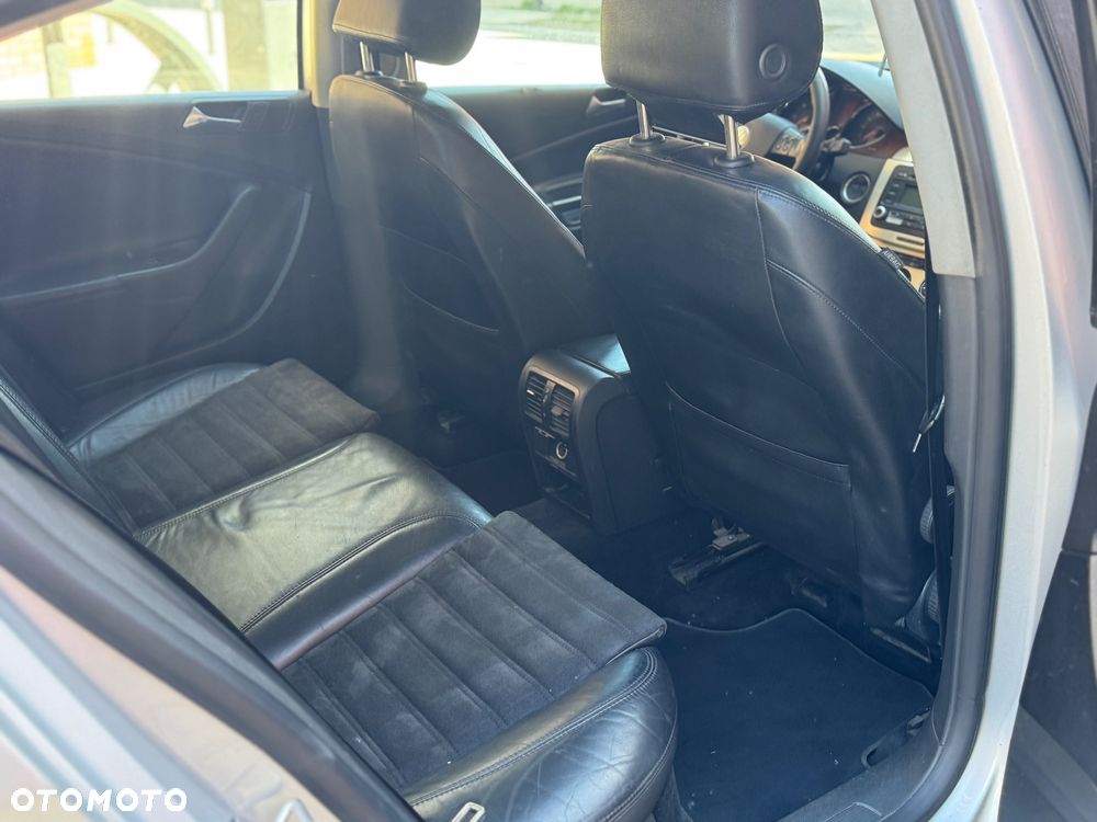 Volkswagen Passat - 12