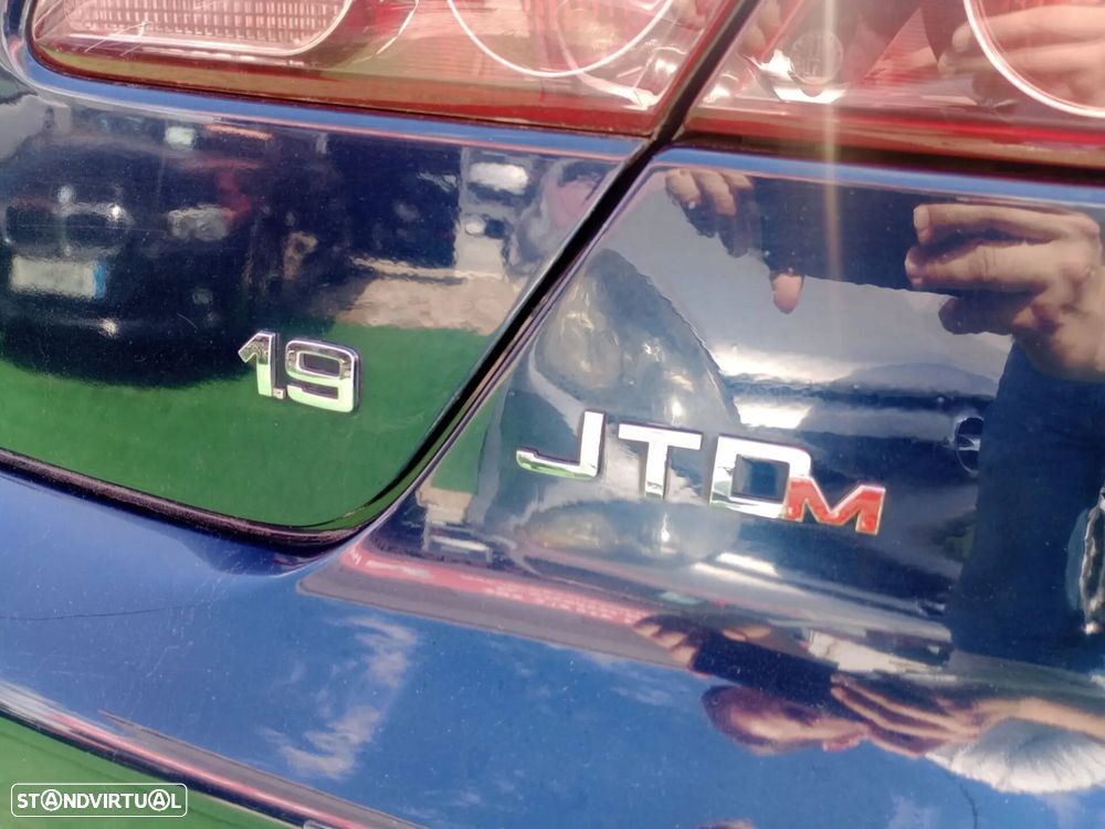 Alfa Romeo 159 1.9 JTDM 16V Sportiva - 19