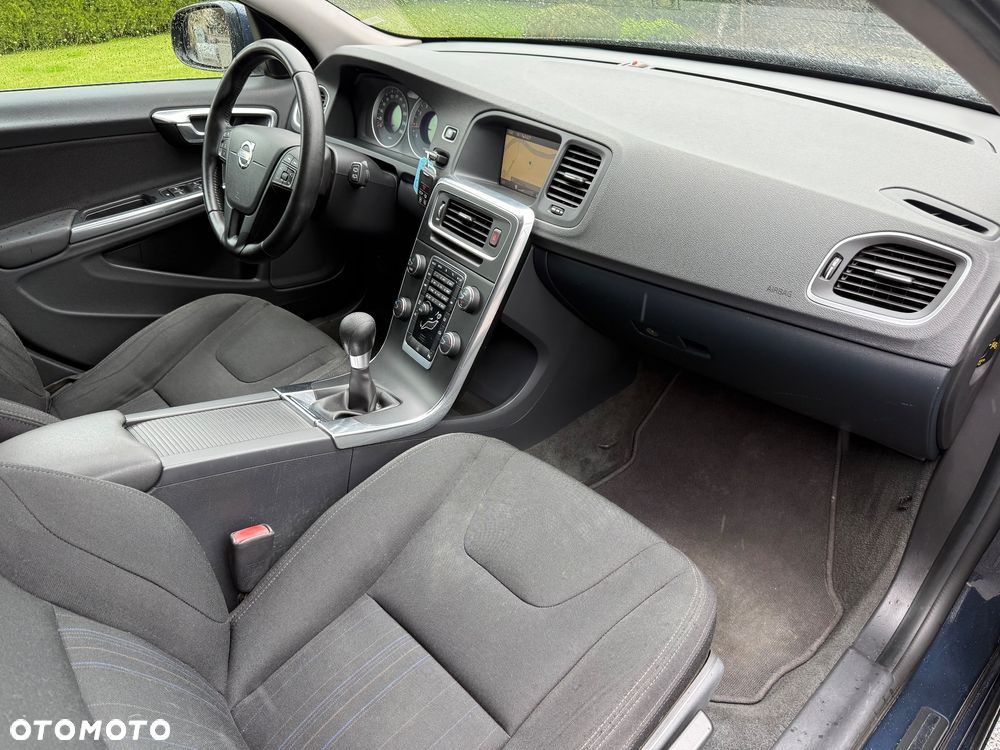 Volvo V60 T3 Edition - 33