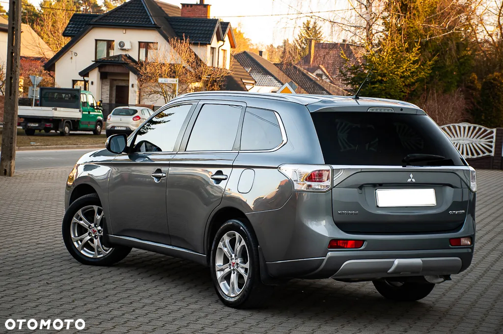 Mitsubishi Outlander 2.0 2WD CVT Diamant Edition+ - 12