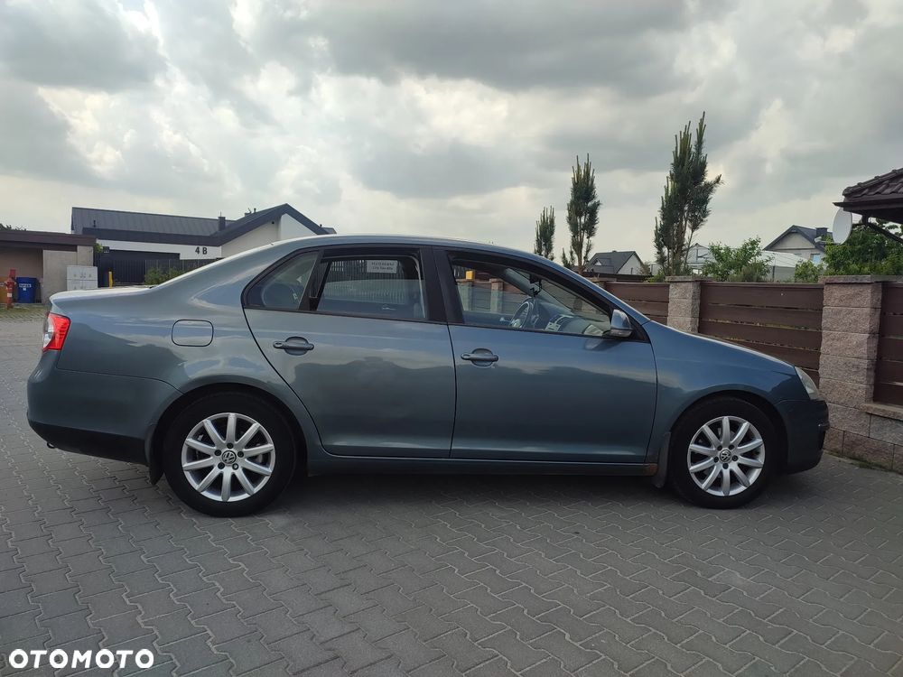 Volkswagen Jetta 1.9 TDI Comfortline - 6