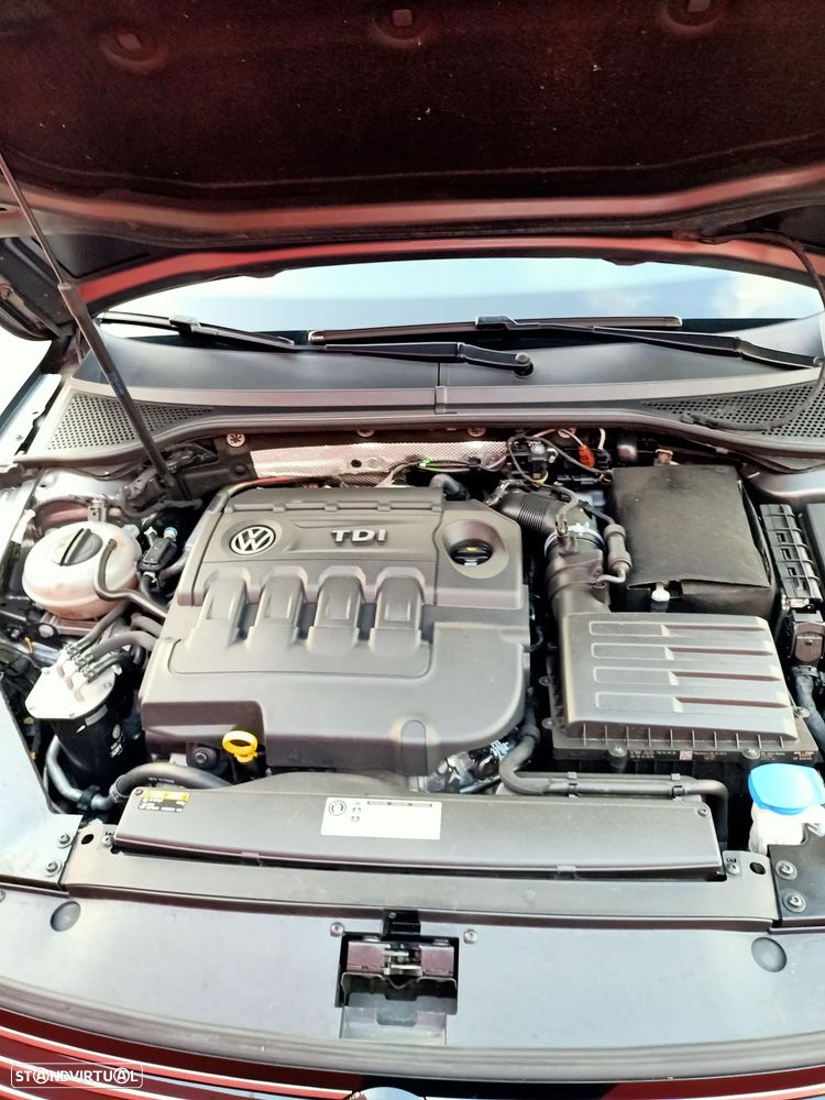 VW Passat Variant 2.0 TDI Highline DSG - 20